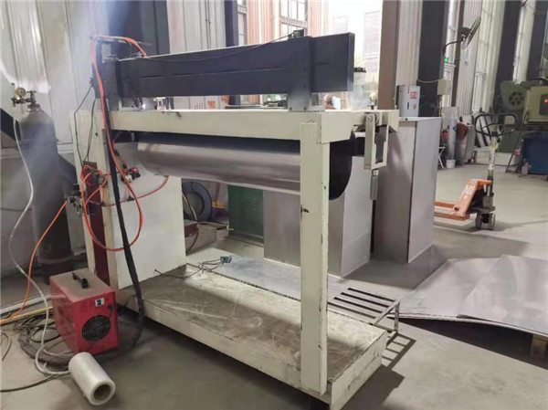 專用雙層保溫煙囪自動焊接設備